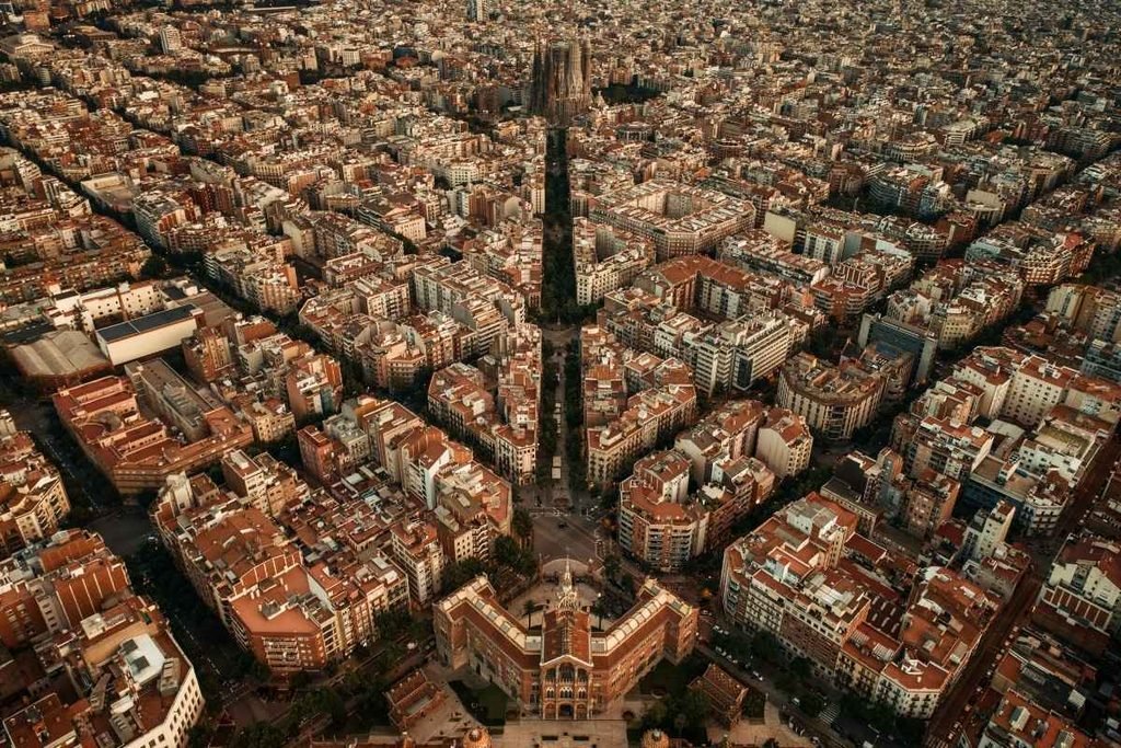The Eixample: architecture on an urban scale