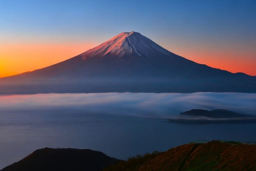Fujisan: sacred place and source of artistic inspiration