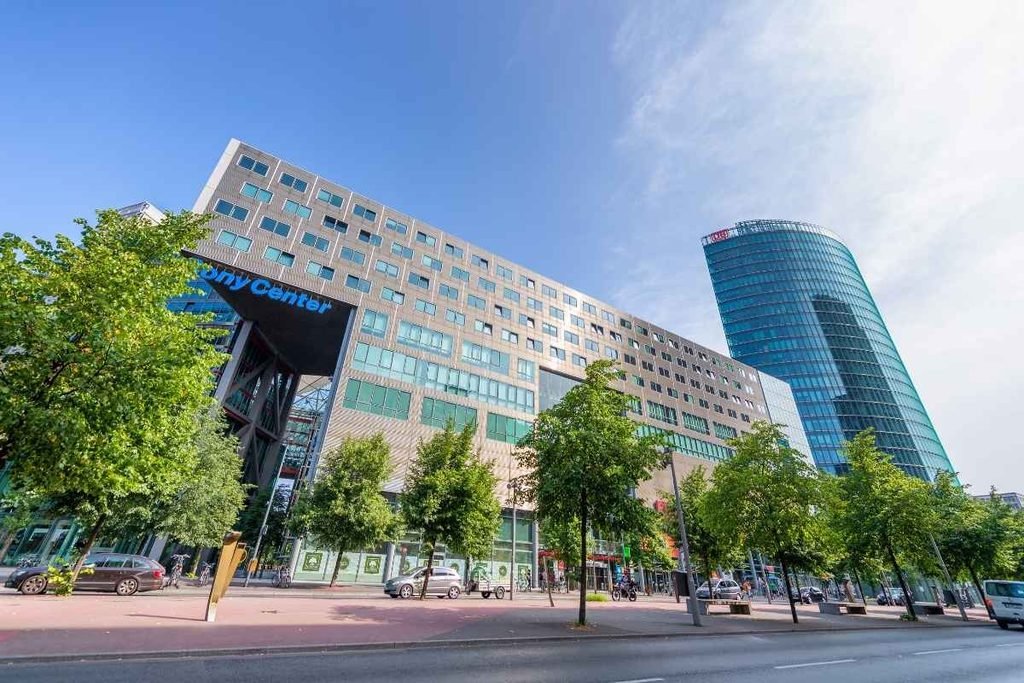 The surrounding cultural district
