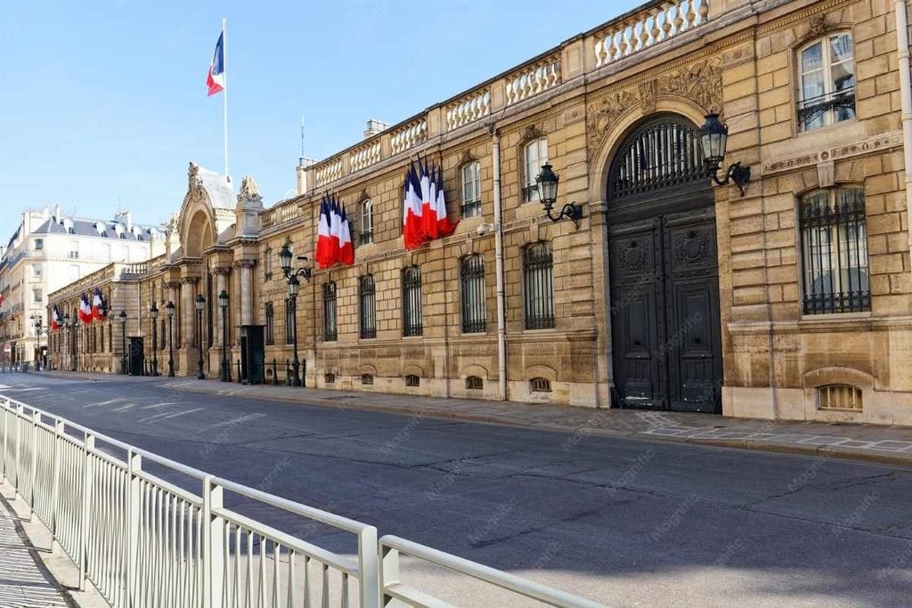 elysée palace entrance gate